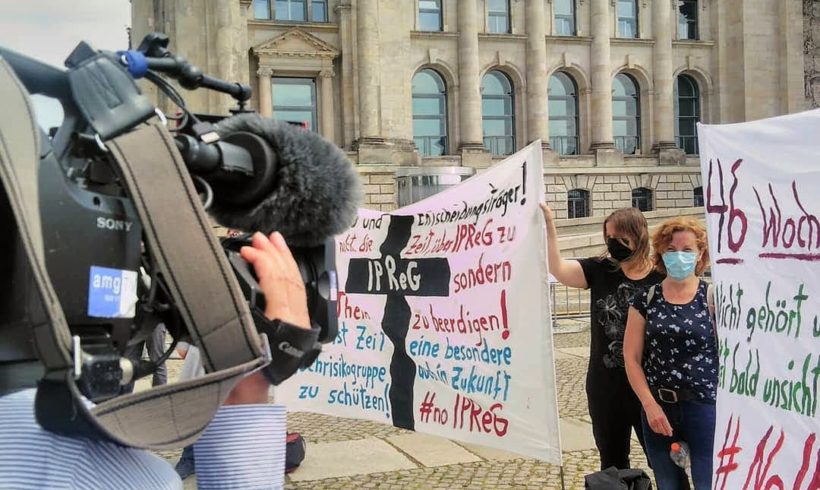 – no Pasaran – Nie wieder ohne uns über uns ! – no Pasaran – Nie wieder ohne uns über uns !