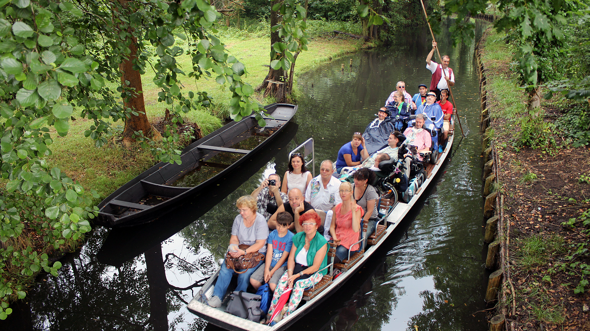 Ausflug und Erleben: Kahnfahrt des ALS-mobil e.V. im Spreewald